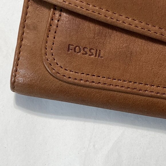 Fossil Brown Leather Crossbody Wallet on a strap - Picture 4 of 8
